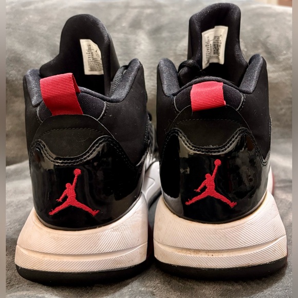 👟 NIKE JORDAN Size 10 Air Maxim 200 Jumpman CD6107 001 - Picture 3 of 10